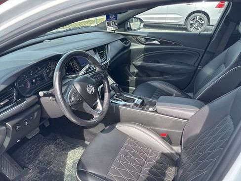 Used 2020 Buick Regal Avenir image 5