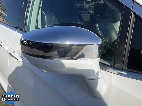 Used 2022 Chrysler Pacifica Limited w/ Uconnect Theater Family Group image 84