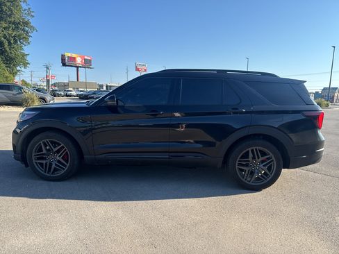 Used 2025 Ford Explorer ST AWD/4WD image 6