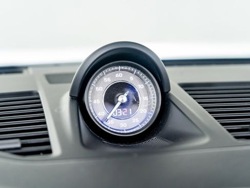 Used 2022 Porsche 911 Turbo image 49