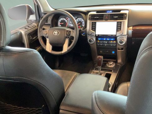 Used 2020 Toyota 4Runner Limited AWD/4WD image 32