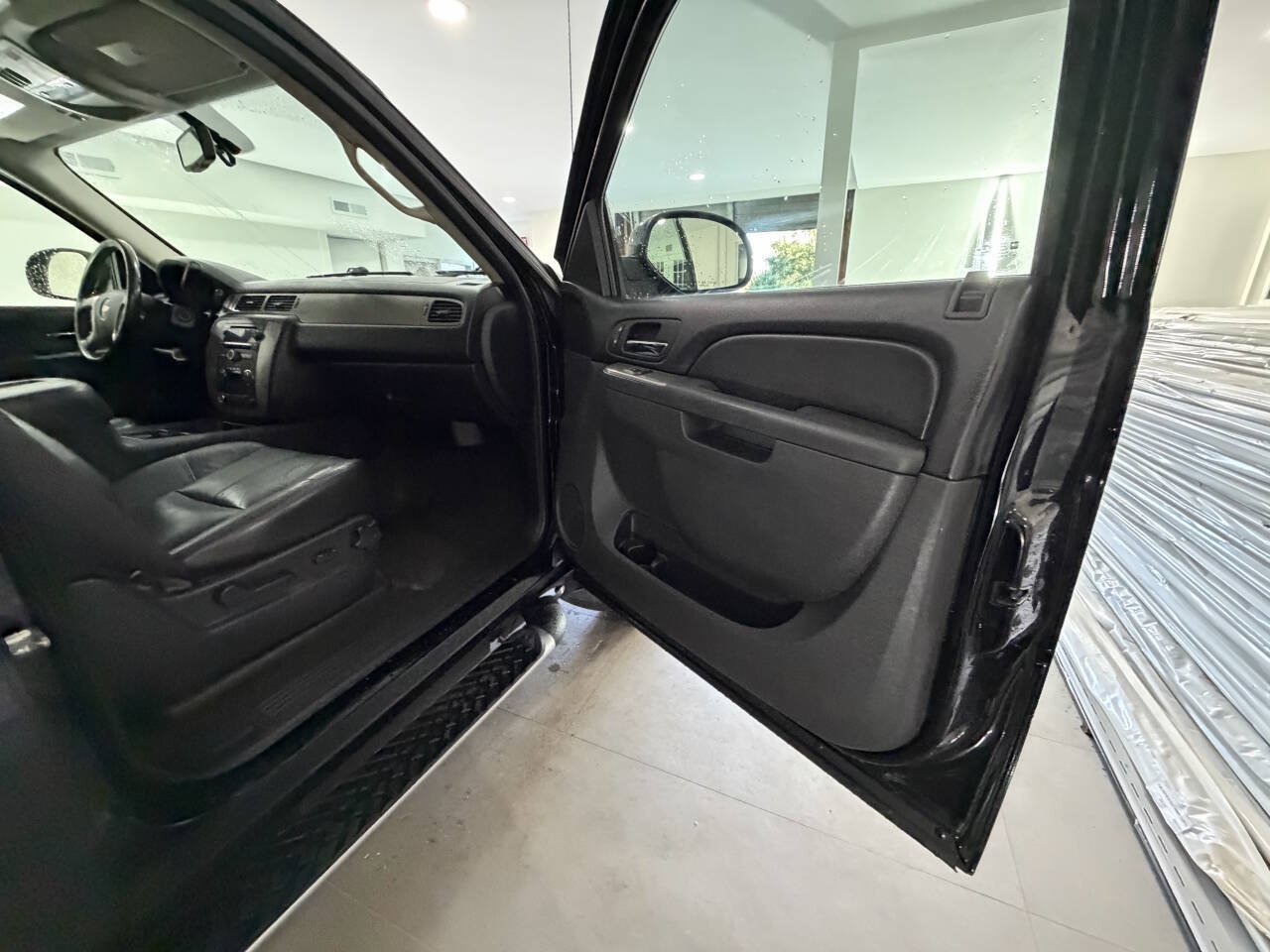 Used 2013 Chevrolet Avalanche LT w/ Suspension Package, Off-Road AWD/4WD image 21