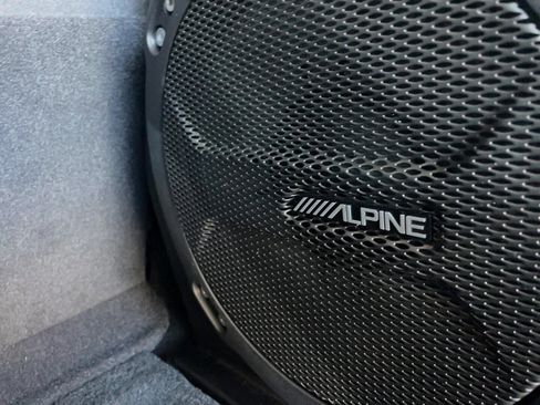 Used 2024 Jeep Wrangler Unlimited Rubicon image 16