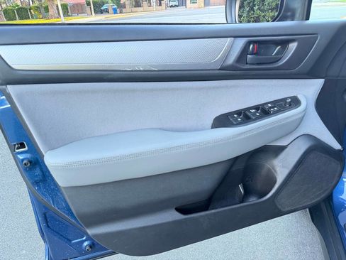 Used 2019 Subaru Outback 2.5i image 12