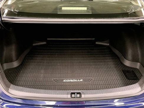 Used 2020 Toyota Corolla SE w/ SE Premium Package image 38