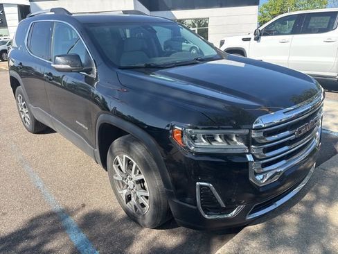 Certified 2023 GMC Acadia SLE w/ Driver Convenience Package AWD/4WD image 3
