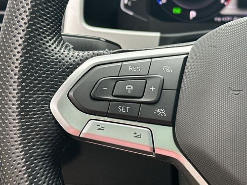 Used 2022 Volkswagen Atlas Cross Sport SEL R-Line AWD/4WD image 14