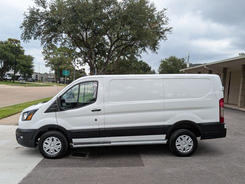 Used 2025 Ford Transit 250 Low Roof w/ Exterior Upgrade Package RWD image 3