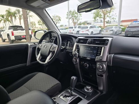 Used 2024 Toyota 4Runner SR5 AWD/4WD image 10