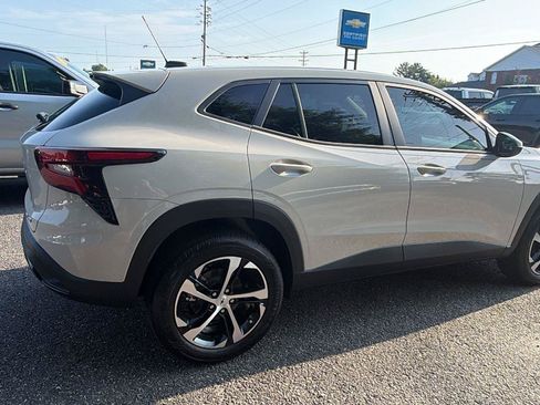 New 2026 Chevrolet Trax RS FWD image 6