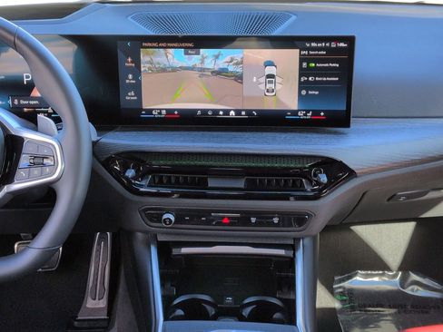 Certified 2025 BMW 330i Sedan w/ M Sport Package image 30