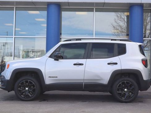 Used 2018 Jeep Renegade Latitude w/ Cold Weather Group image 2