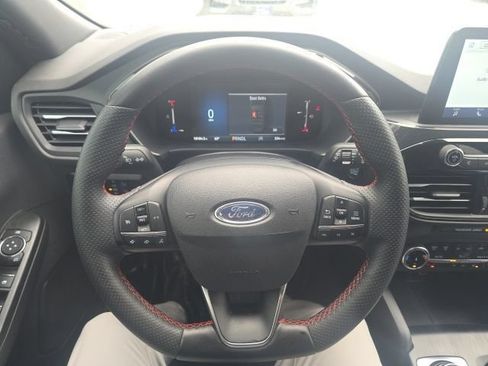 Certified 2025 Ford Escape ST-Line w/ Cold Weather Package AWD/4WD image 18