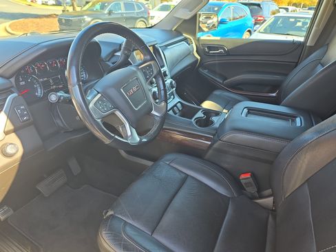 Used 2019 GMC Yukon SLT image 17
