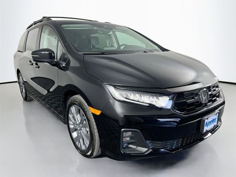 Used 2025 Honda Odyssey Touring image 8