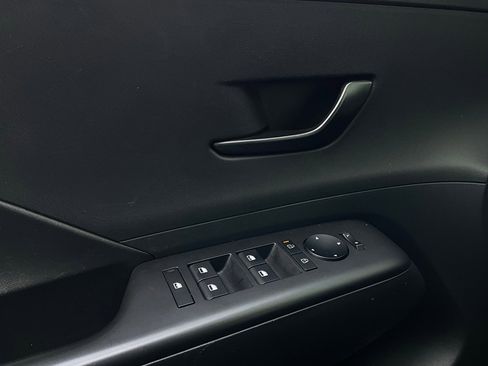 Used 2025 Hyundai Kona SEL image 21