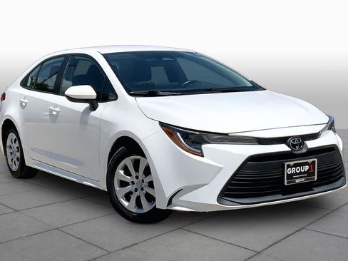 Used 2023 Toyota Corolla LE FWD image 3