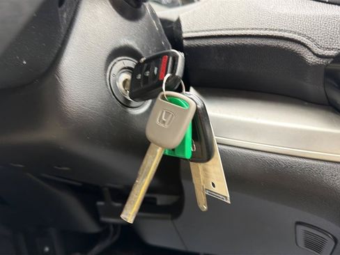 Used 2016 Honda CR-V LX image 25