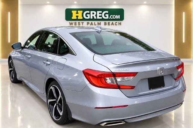 Used 2018 Honda Accord Sport image 2
