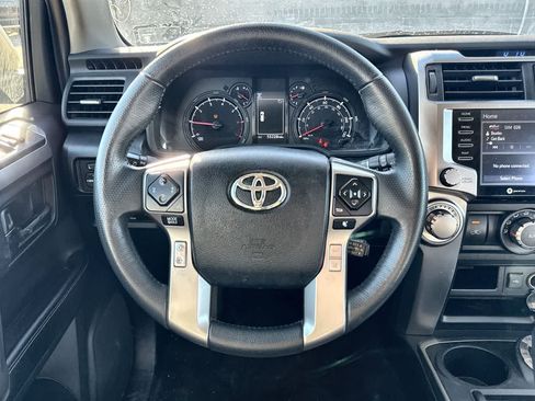 Used 2022 Toyota 4Runner SR5 AWD/4WD image 16