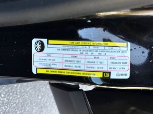 Used 2019 Jeep Cherokee Latitude Plus w/ Cold Weather Group image 32