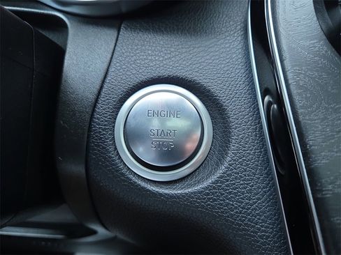 Used 2019 Mercedes-Benz GLC 300 image 27