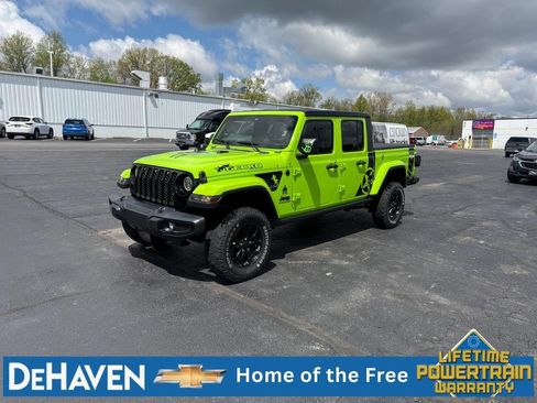 Used 2021 Jeep Gladiator Sport AWD/4WD image 2