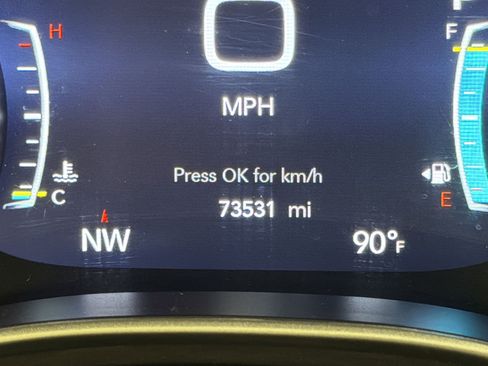 Used 2023 Chrysler Pacifica Touring-L FWD image 20
