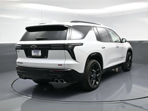 Used 2025 Chevrolet Traverse RS w/ LPO, Floor Liner Package FWD image 9