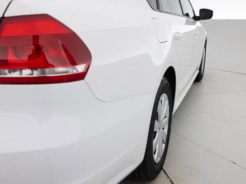 Used 2012 Volkswagen Passat 2.5 S image 13