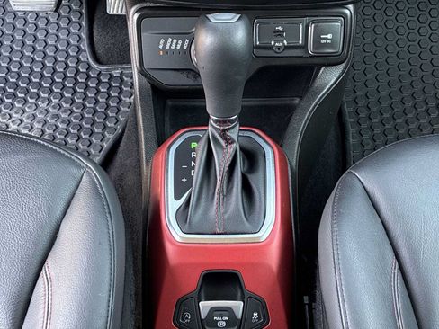 Used 2022 Jeep Renegade Trailhawk AWD/4WD image 20
