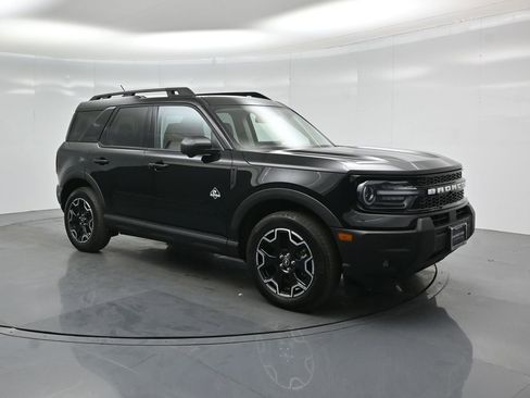 Certified 2025 Ford Bronco Sport Outer Banks w/ Outer Banks Tech Package+ AWD/4WD image 25