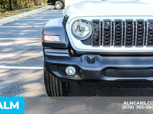 Used 2025 Jeep Wrangler Unlimited Sport AWD/4WD image 11