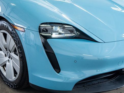 Used 2021 Porsche Taycan image 16