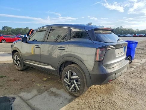 Used 2025 Nissan Kicks SV image 4