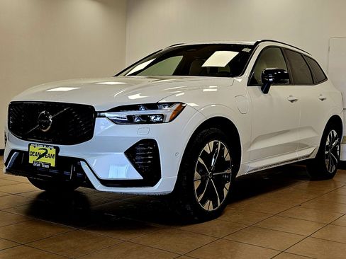 New 2026 Volvo XC60 T8 Plus w/ Climate Package image 4