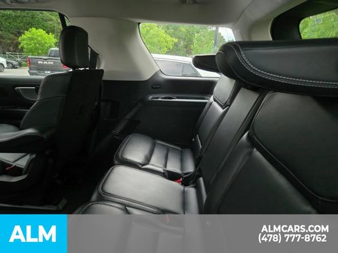 Used 2025 Ford Expedition Platinum AWD/4WD image 9