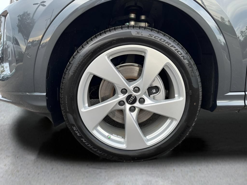 Used 2025 Audi Q5 Premium Plus AWD/4WD image 9