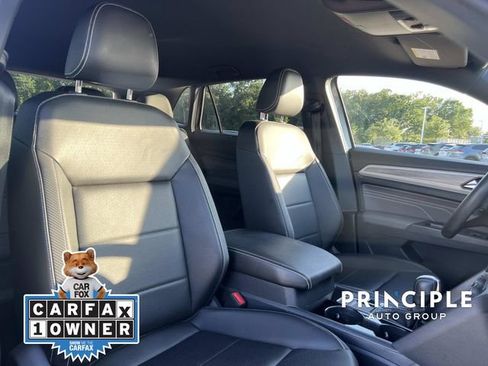 Certified 2023 Volkswagen Atlas Cross Sport SE w/ Black Wheel Package FWD image 34