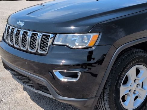 Used 2017 Jeep Grand Cherokee Laredo w/ Quick Order Package 23E AWD/4WD image 10