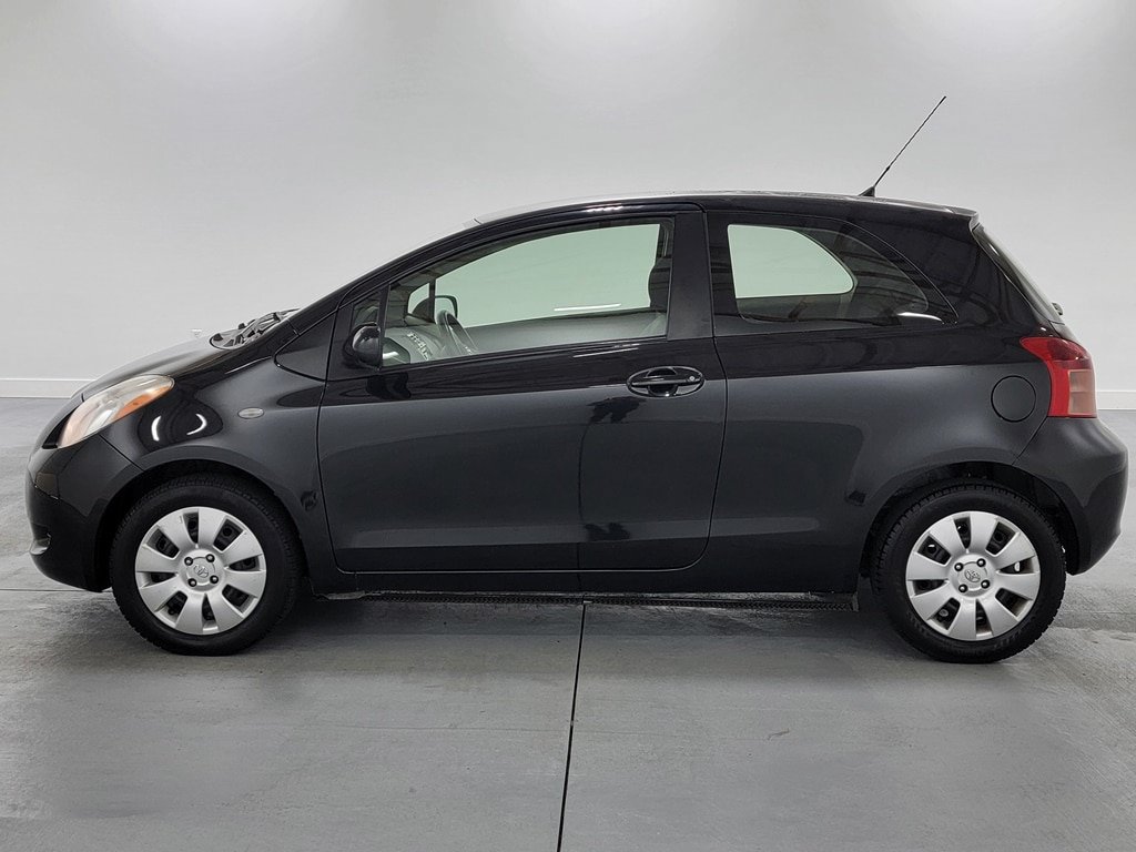 Used 2008 Toyota Yaris 2-Door Hatchback FWD image 5