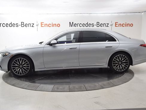 Used 2022 Mercedes-Benz S 580 4MATIC Sedan image 3