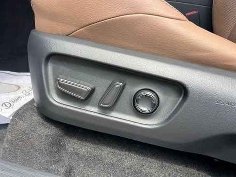 Used 2026 Toyota 4Runner Limited AWD/4WD image 22