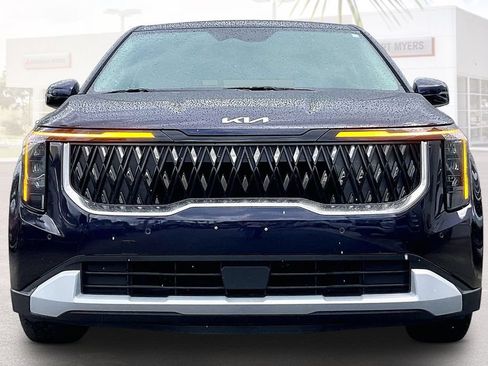 Used 2026 Kia Carnival FWD image 24