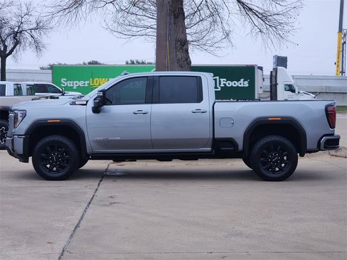 Used 2025 GMC Sierra 2500 AT4 w/ AT4 Premium Plus Package image 4