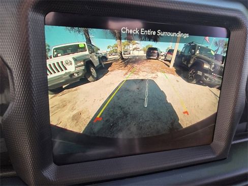 Certified 2022 Jeep Wrangler Unlimited Sahara image 31