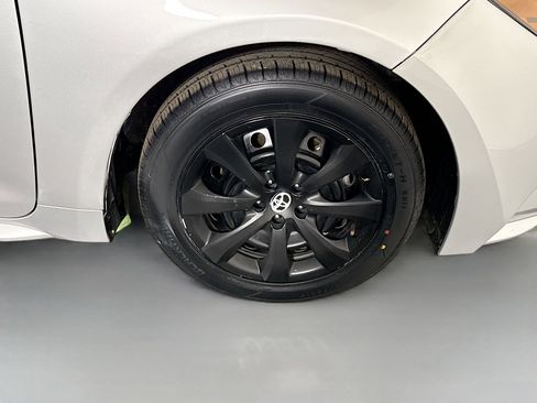 Used 2024 Toyota Corolla LE image 31