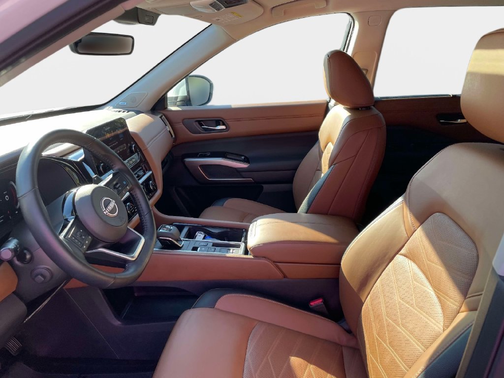 Used 2025 Nissan Pathfinder Platinum w/ Cargo Package FWD image 22