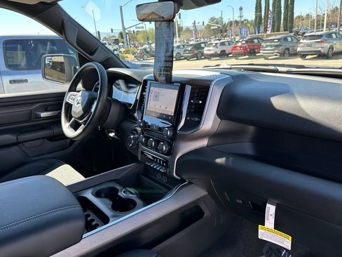 New 2026 RAM 1500 Express AWD/4WD image 15