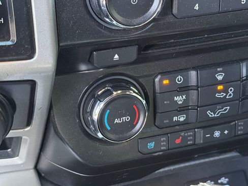 Used 2016 Ford F150 Lariat AWD/4WD image 28